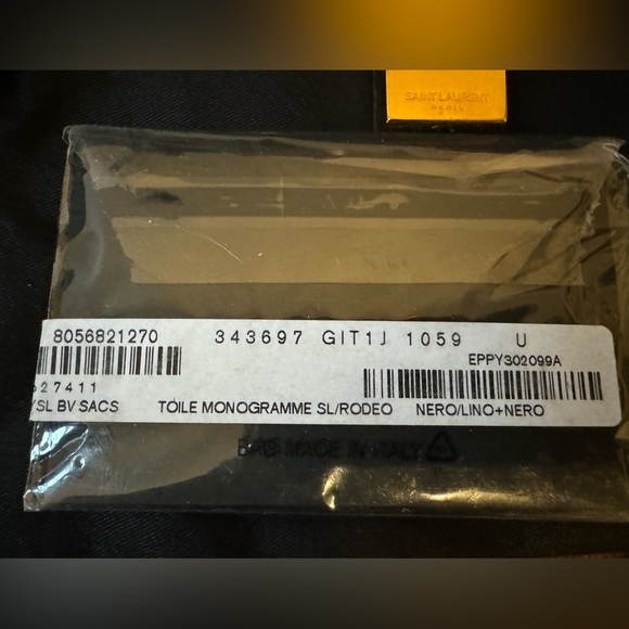 Saint Laurent Toile Monogram -Authenticity Card,Strap, Dustbag,lock/key included - Picture 2 of 16